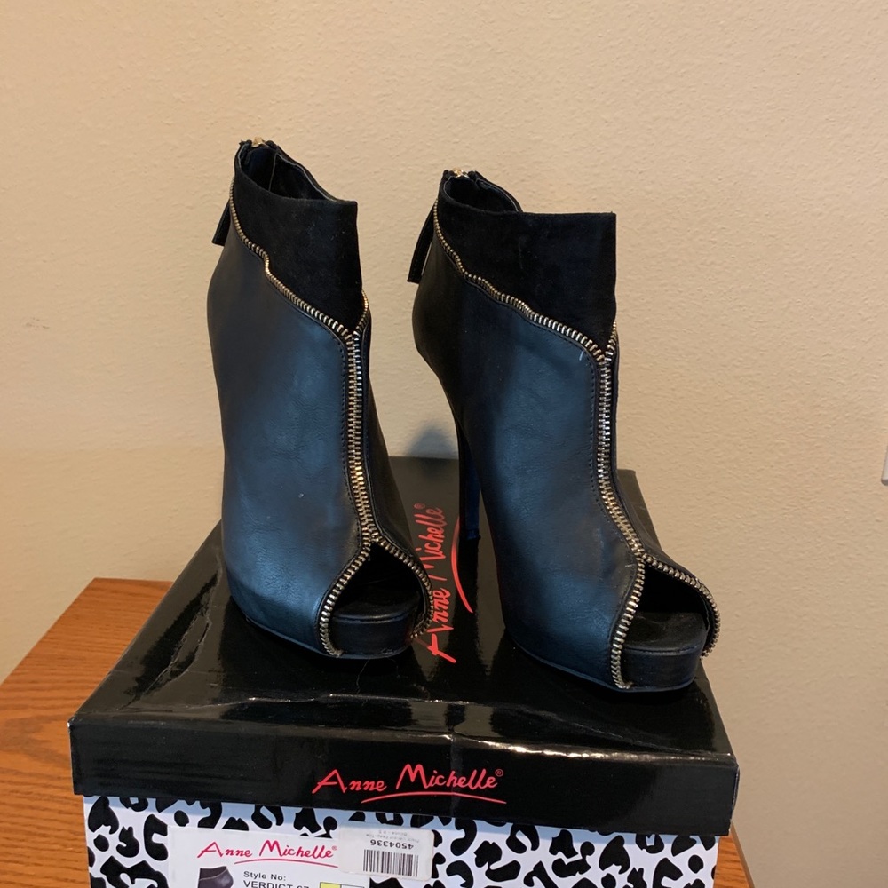Anne Michelle Plat-Form booties